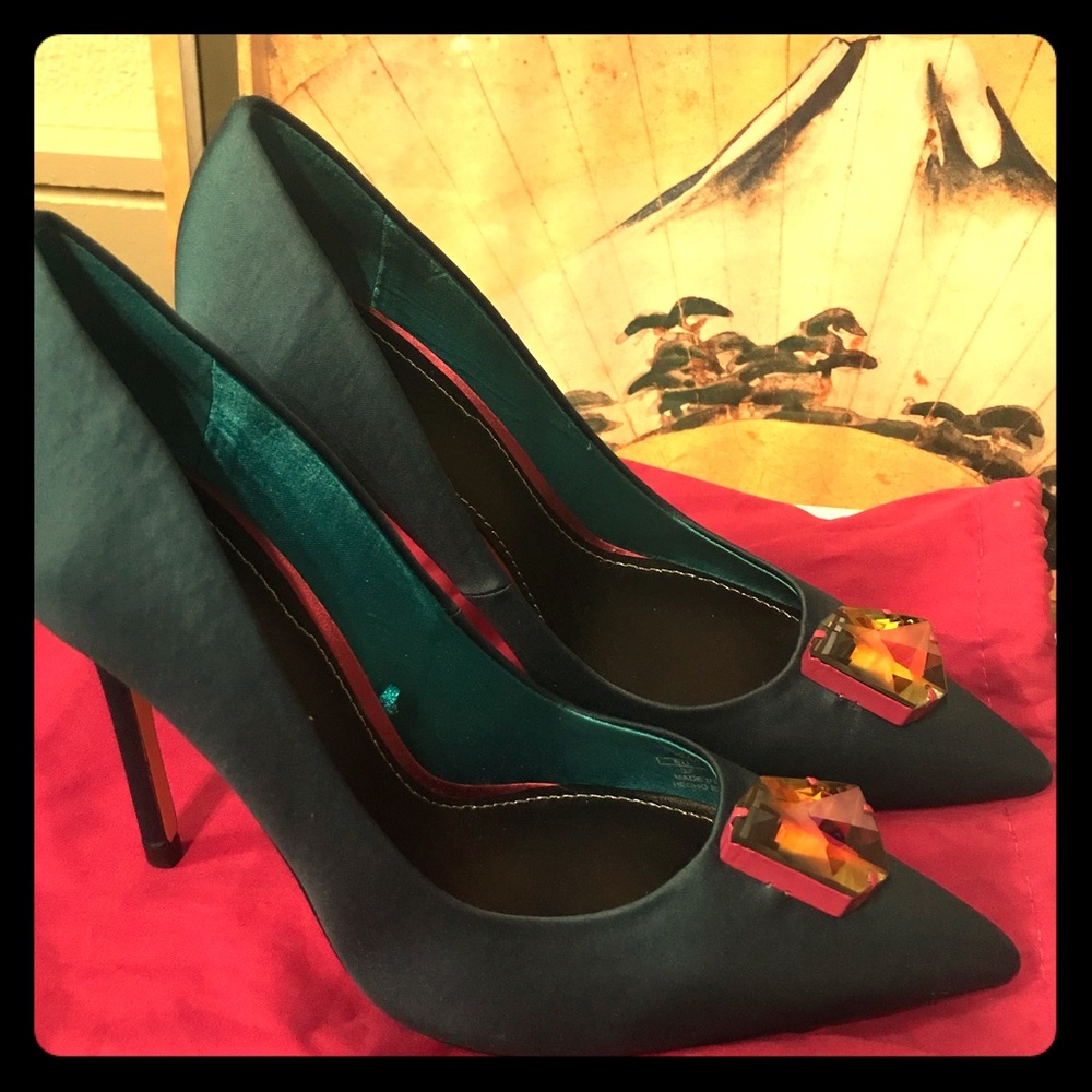 Zara x Swarovski heels!
